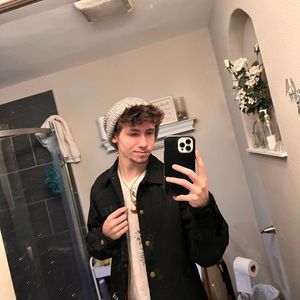 Meet your Posher, Carlos